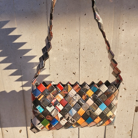 Recycle upcycle high end magazine should bag purse - Picture 3 of 8